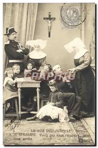 Cartes postales Gendarmerie La voie douloureuse Gendarme Religieuse Enfants