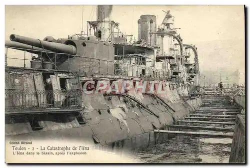 Cartes postales Bateau La catastrophe du Iena L'Iena dans le bassin apres l'explosion