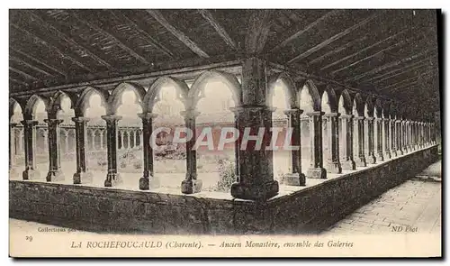 Cartes postales La Rochefoucauld Ancien monastere ensemble des galeries