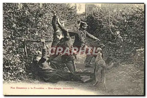 Cartes postales Douanes Nos douaniers a nos frontieres Une attaque emouvante Chien