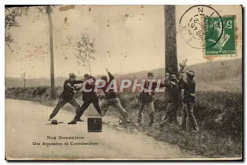 Cartes postales Douanes Nos douaniers Une arrestation de contrebandiers