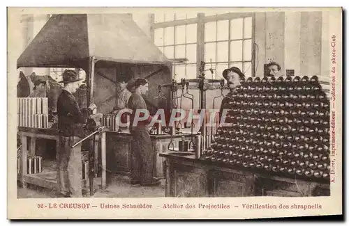 Cartes postales Le Creusot Usines Schneider Atelier des projectiles Verification des Shrapnells