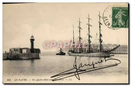 Cartes postales Bateau Voilier Le Havre Un Quatre mats entre les jetees