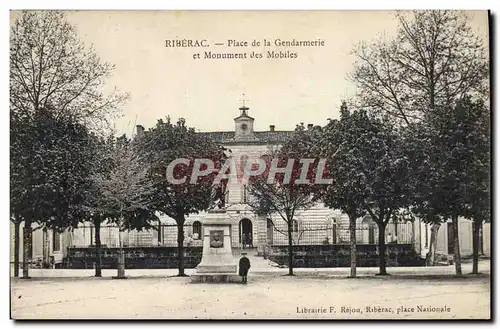 Ansichtskarte AK Riberac Place de la Gendarmerie et monument des mobiles