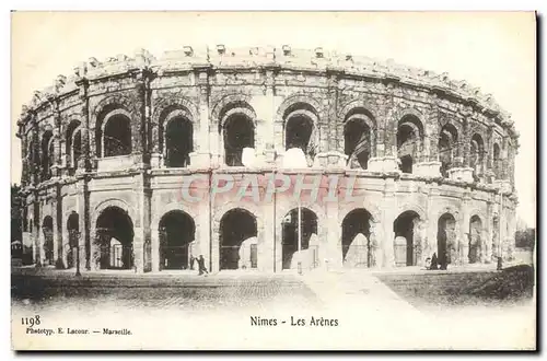 Cartes postales Nimes Les Arenes