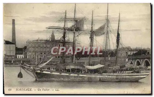 Cartes postales Bateau Voilier Bordeaux Un voilier