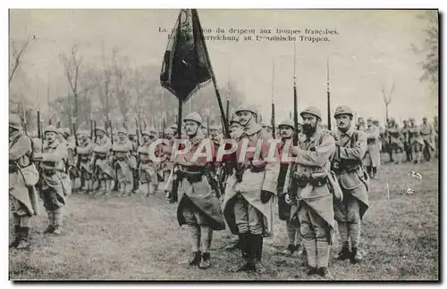 Cartes postales Militaria Presentation du drapeau aux troupes francaises