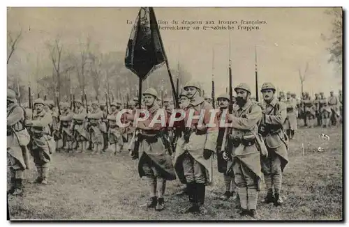 Cartes postales Militaria Presentation du drapeau aux troupes francaises