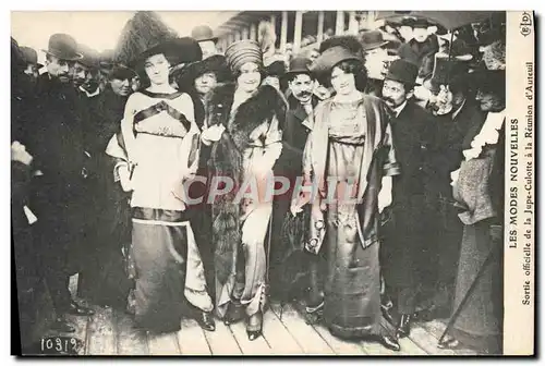 Cartes postales Mode Coiffe Femme Sortie officielle de la jupe culotte a la reunion d&#39Auteuil