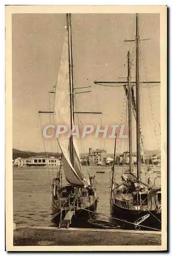 Ansichtskarte AK Bateau Voilier Sainte Maxime sur mer Un coin du port Bateaux