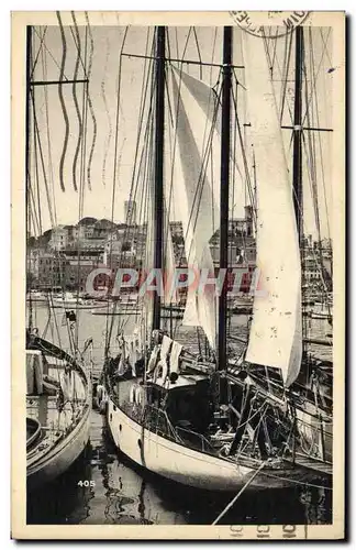 Cartes postales Bateau Voilier Cannes Le port et le Suquet