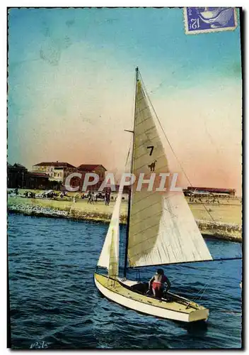 Cartes postales moderne Bateau Voilier Palavas Les plaisirs de la voile dans le port