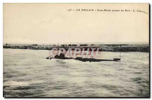 Cartes postales Bateau La Pallice Sous marin sortant du port