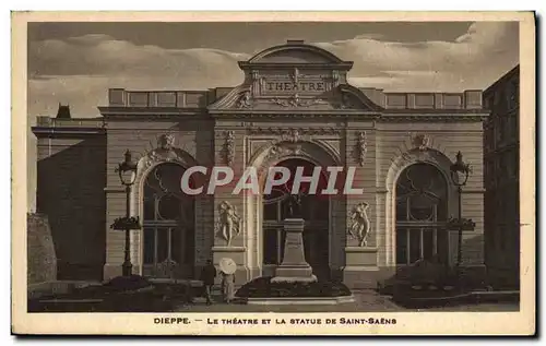 Ansichtskarte AK Theatre et la statue de Saint Saens Dieppe