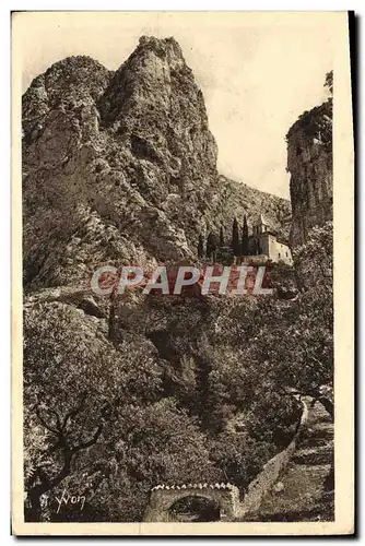 Cartes postales La Douce France Moustiers Sainte Marie et la chapelle de Beauvoir fondee par Charlemagne