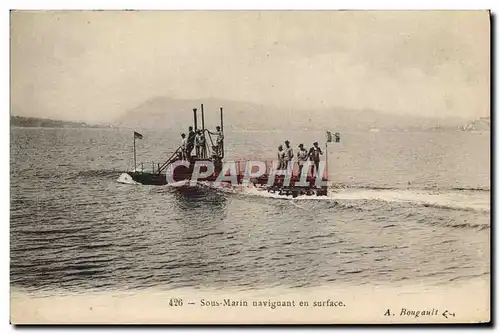 Cartes postales Bateau de guerre Sous-marin naviguant en surface