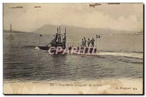 Cartes postales Bateau de guerre Sous-marin naviguant en surface