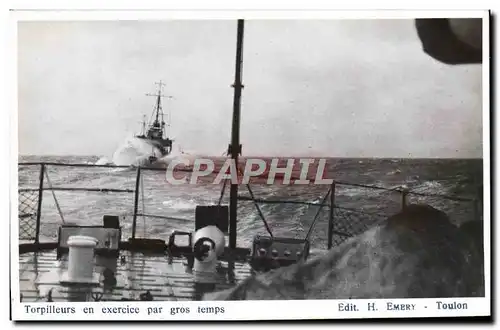 Cartes postales moderne Bateau de guerre Torpilleurs en exercice par gros temps