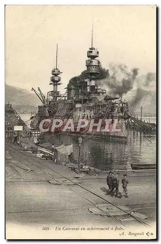 Cartes postales Bateau Guerre Un cuirasse en achevement a flots