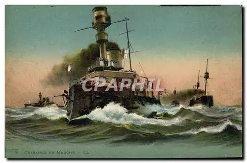 Cartes postales Bateau Guerre Cuirasses en marche