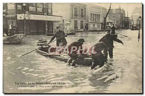 Cartes postales Paris Inondations de 1910 Le ravitaillement en pain se fait apr canots