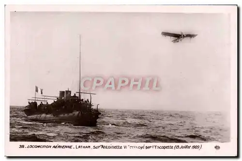 Cartes postales Bateau Latham sur Antoinette VI convoye par l&#39Escopette 13 juillet 1909 Avion