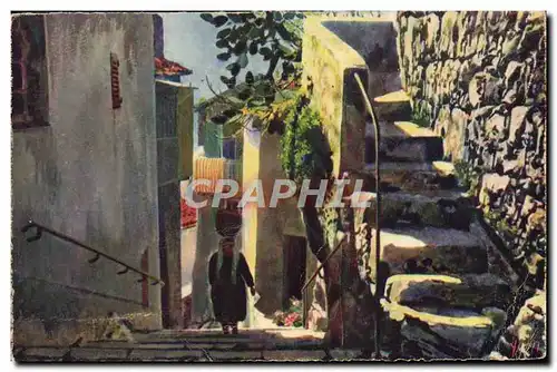 Cartes postales Eze Une Vieille Rue du Village Femme Folklore