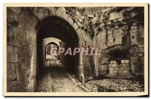 Ansichtskarte AK Saint Paul L&#39Entree du Village Par les Vieilles fortifications et le canon qui la defendait