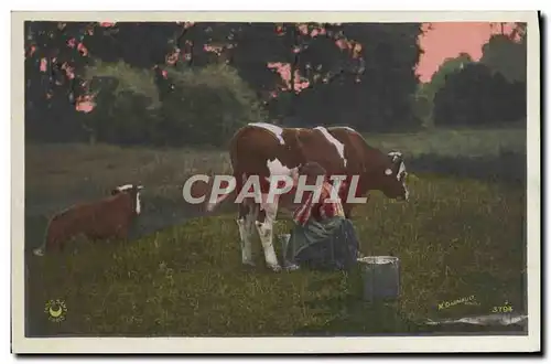 Cartes postales Folklore Femme Traite Vache