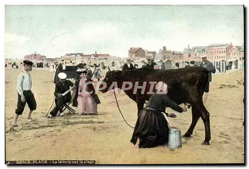 Cartes postales Folklore Berck Plage La laiterie sur la plage Vache
