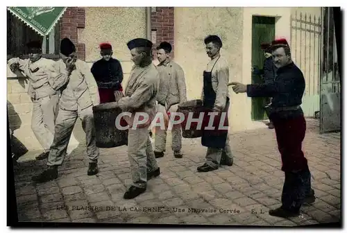 Cartes postales Militaria Caserne Une mauvaise corvee