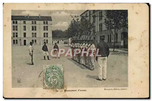 Cartes postales Militaria Caserne Maniement d&#39armes