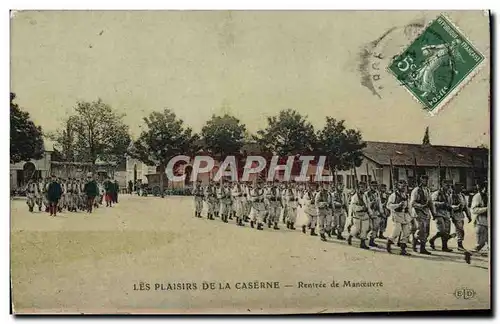 Cartes postales Militaria Caserne Rentree de manoeuvre