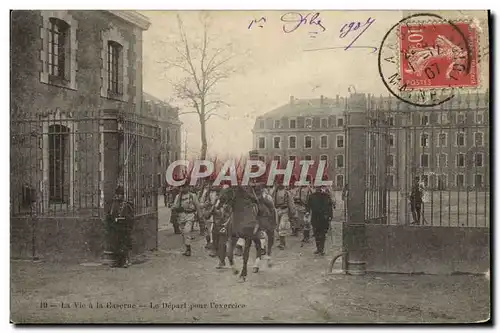 Cartes postales Militaria Caserne Le depart pour l&#39exercice Cheval