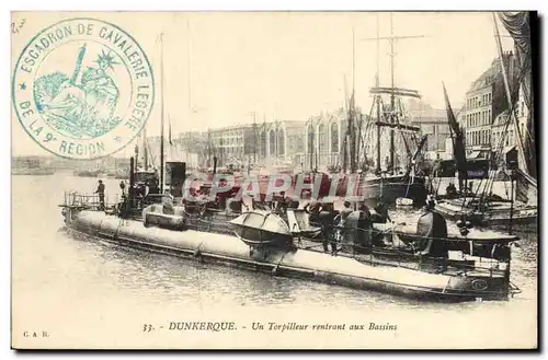 Cartes postales Bateau de guerre Dunkerque Un torpilleur rentrant aux bassins