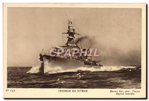 Cartes postales Bateau de guerre Croiseur en vitesse