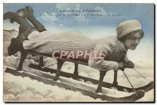 Cartes postales Sports d&#39hiver Ski Femme Les sports au Mont Dore et a la Bourboule Une lugeuse Luge