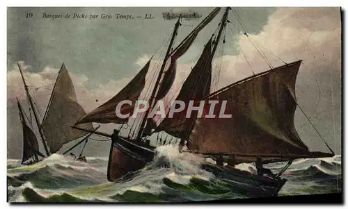 Cartes postales Bateau Voilier Barque de peche par gros temps