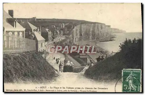 Cartes postales Ault La Plage et les Falaises Prises Du Chemin des douaniers