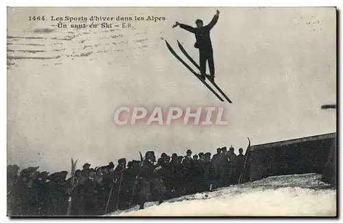 Ansichtskarte AK Sports d&#39hiver Ski Dans les Alpes Un saut en ski