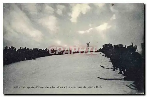 Ansichtskarte AK Sports d&#39hiver Ski Dans les Alpes Un concours de saut