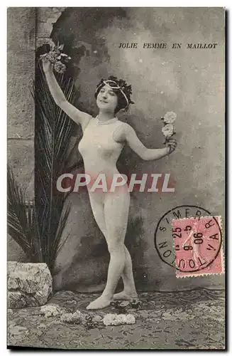 Ansichtskarte AK Femme Nu erotique Jeune femme en maillot