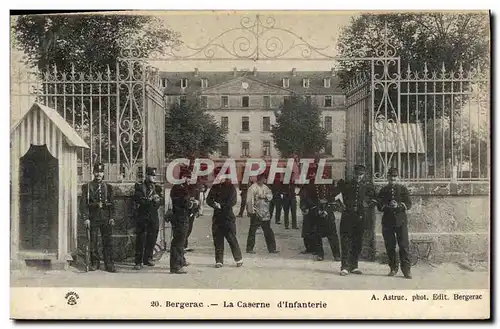 Cartes postales Militaria Caserne Bergerac la caserne d&#39infanterie