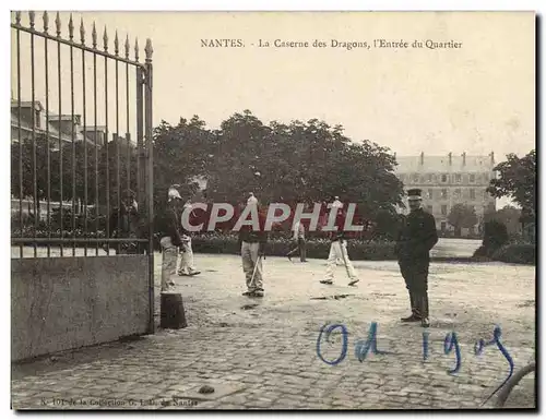 Cartes postales Militaria Caserne Nantes La caserne des Dragons L&#39entree du quartier