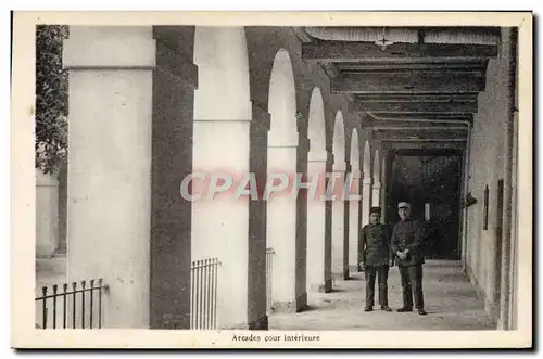 Cartes postales Militaria Caserne Arcades Cour interieure