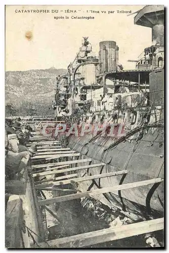 Cartes postales Bateau de guerre Catastrophe du Iena L'Iena vu par tribord apres la catastrophe