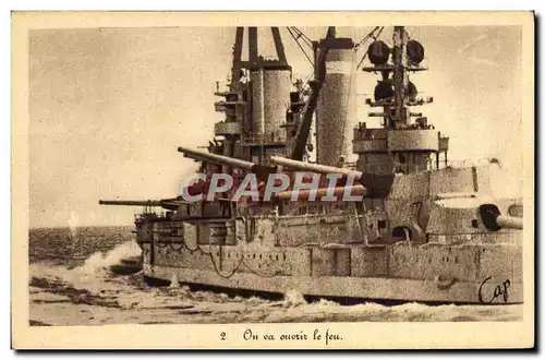 Cartes postales Bateau de guerre on va ouvrir le feu