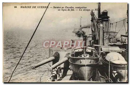 Ansichtskarte AK Bateau de guerre Service en escadre navigation en ligne de file Un virage