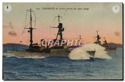 Cartes postales Bateau de guerre Croiseur de 10 000 tonnes par gros temps