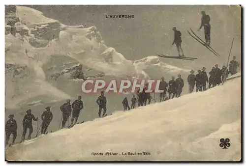 Ansichtskarte AK Sports d&#39hiver Ski Auvergne Le saut en skis